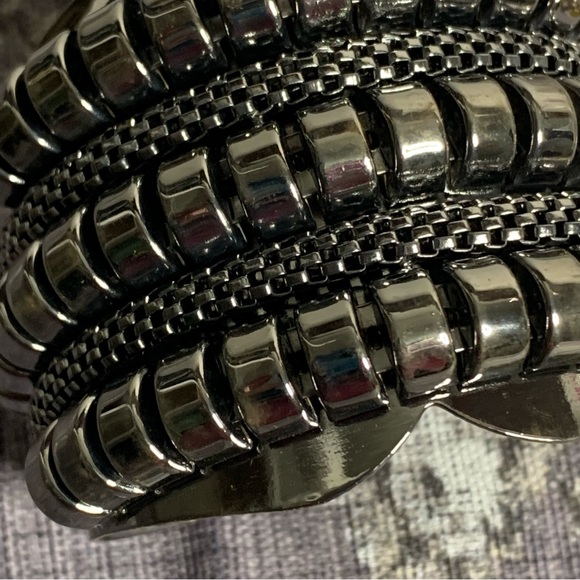 Brand New Metal Statement Cuff Bracelet - Picture 2 of 12